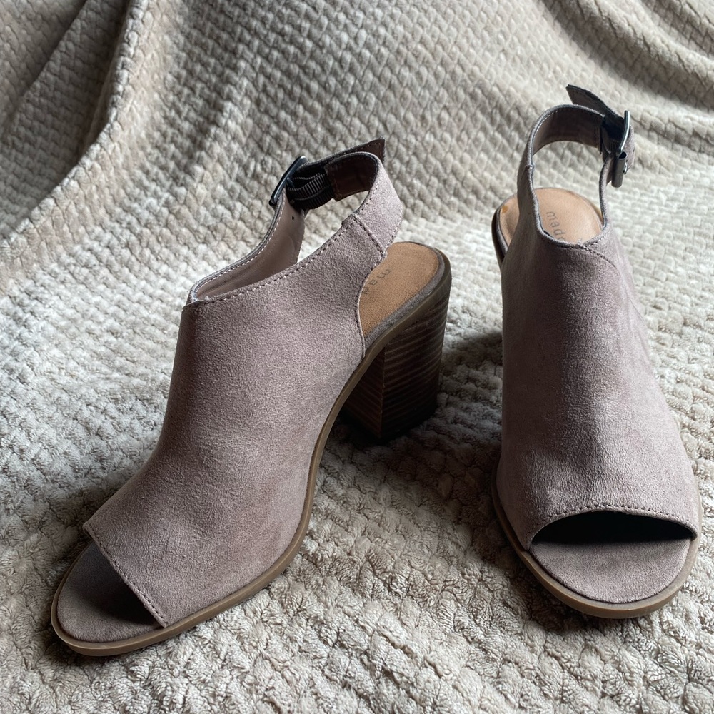 New taupe suede open toe booties
